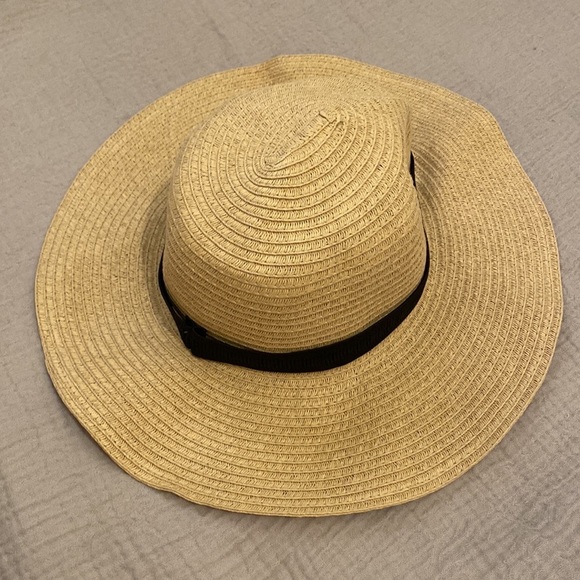 Madewell Packable Mesa straw hat. Very good condition. Style H6578 - Picture 5 of 8
